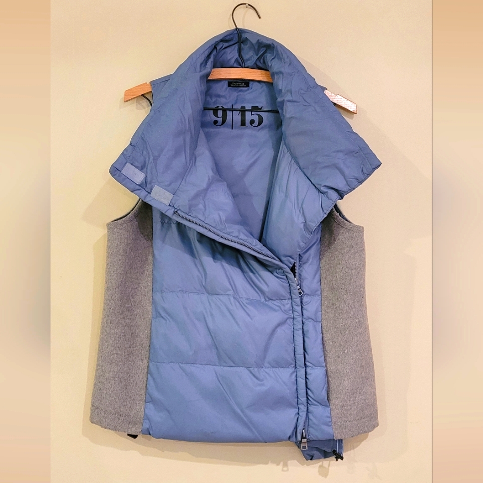 9/15 Exclusively @ Saks Fifth Ave Size M